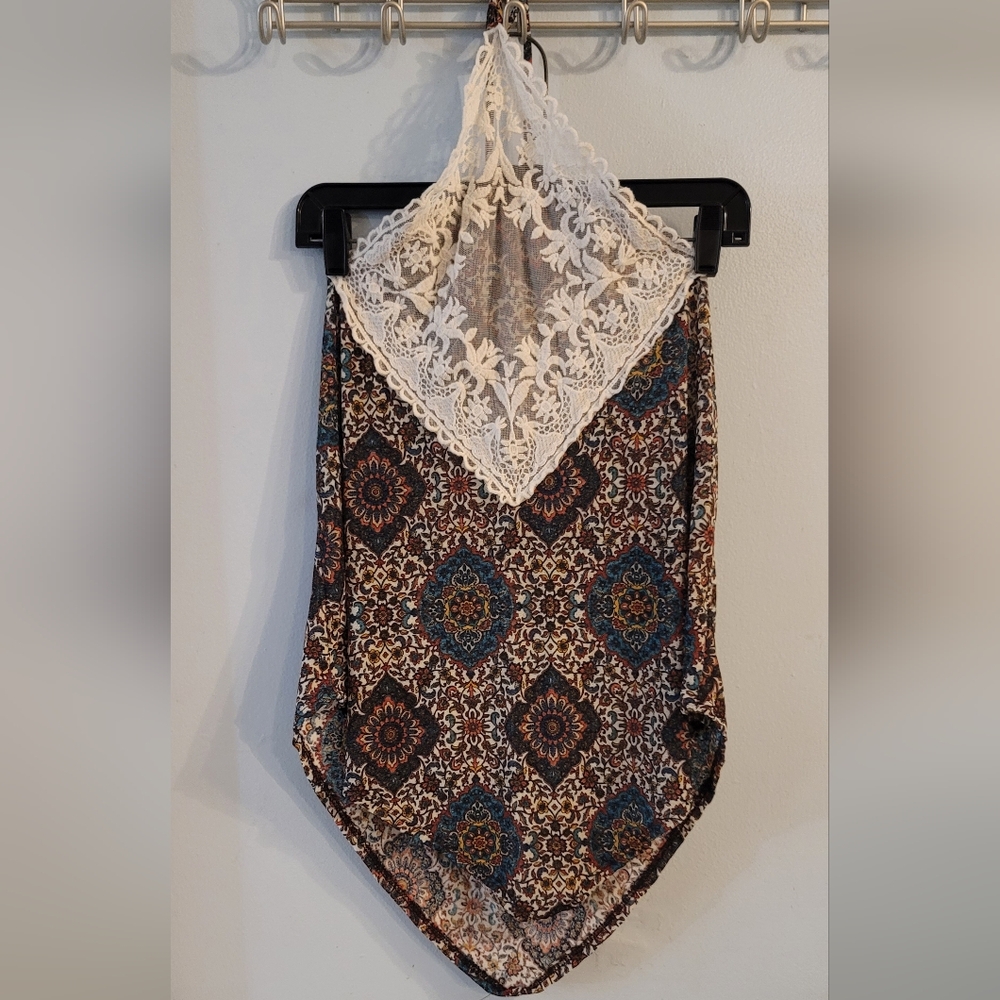 Rue 21 Triangle shirt lace pattern ties around neck elastic back